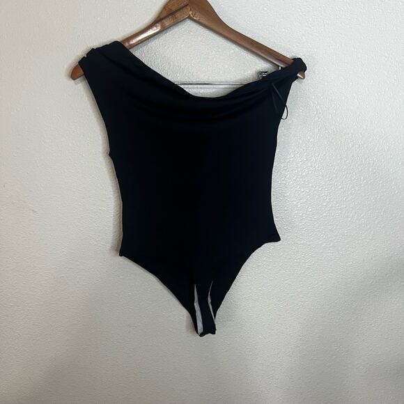 Camila Coelho Bodysuit Womens SMALL Black Draped Off Shoulder Elegant Chic NEW - Picture 6 of 7